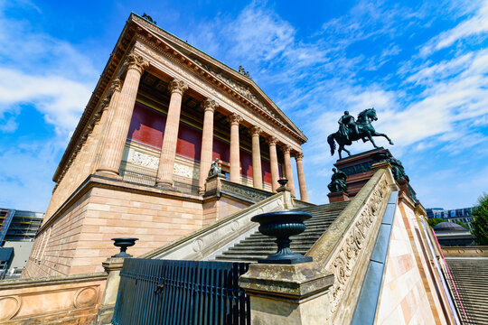 Old National Gallery (Alte Nationalgalerie, Friedrich Wilhelm IV equestrian bronze statue, Museum Island, UNESCO World Heritage Site, Berlin Mitte district, Berlin, Germany