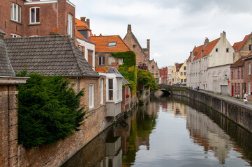 Fototapeta na wymiar Romantic Bruges canal scene