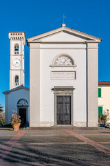 Fototapeta premium Facade of the church of San Michele Arcangelo in Staffoli, Pisa, Italy