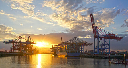Fototapeta na wymiar Hamburg Containerhafen