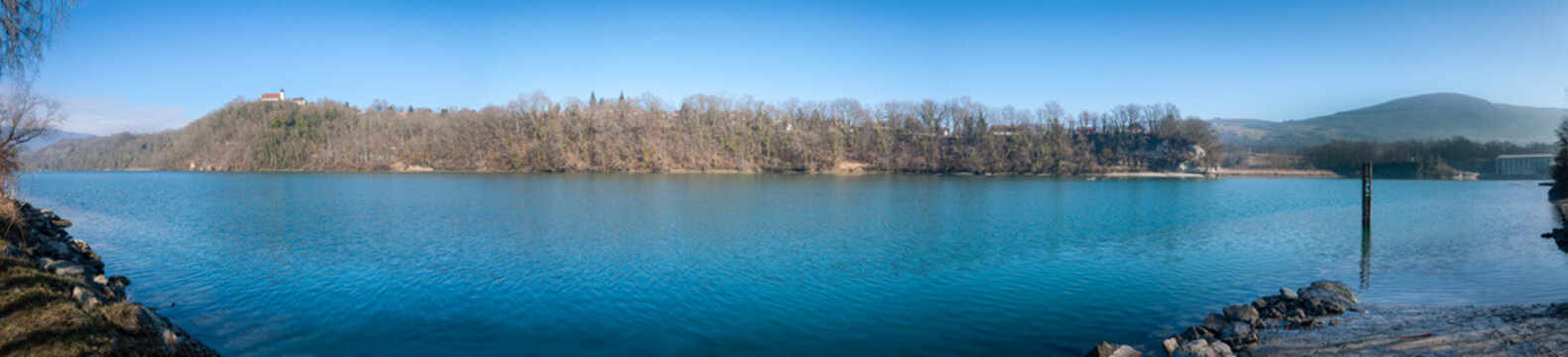 Panarama du Rh&ocirc;ne en amont de Seyssel