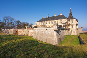 Fototapeta na wymiar Pidhirci, Ukraine - October 27 2019: View to famous ukranian sightseeing - Old palace castle in Pidhirci was build by Stanislav Koniecpolski, Lviv region, Ukraine