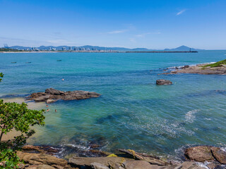 Vista panoramica da praia de Cabeçudas em Itajaí em Santa Catarina