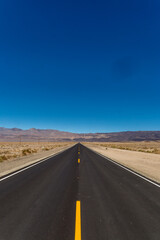 Fototapeta na wymiar road to the desert