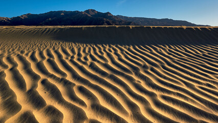 Mesquite Flat Dunes
These dunes are the best known and easiest to visit in the national park. Located in central Death Valley near Stovepipe Wells.