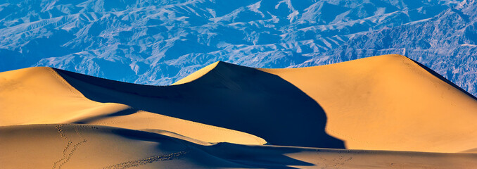 Mesquite Flat Dunes
These dunes are the best known and easiest to visit in the national park....