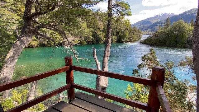 Mirador Rio Arrayanes en el Parque Nacional Los Alerces, Argentina.
