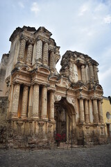 Fototapeta na wymiar Ruinas de una iglesia en Antigua Guatemala 