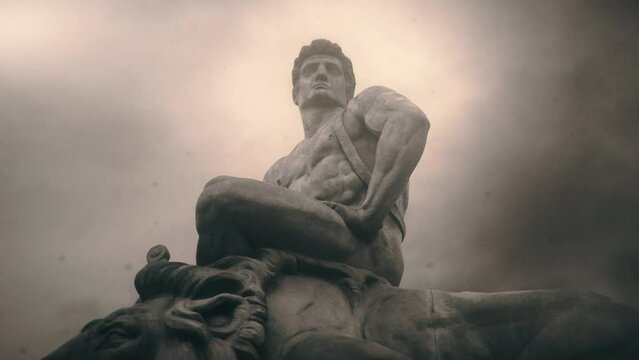 Monument - Man with a tamed lion
