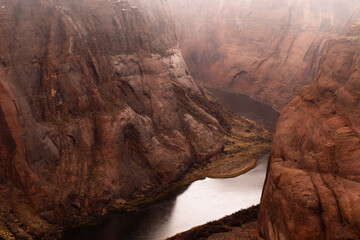 Horseshoe Bend in Arizona. Reddish landscape of the grand canyon - obrazy, fototapety, plakaty