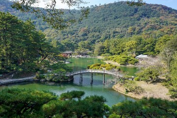 Fototapeta na wymiar 展望台から見る静寂に包まれた日本庭園の情景＠栗林公園、香川
