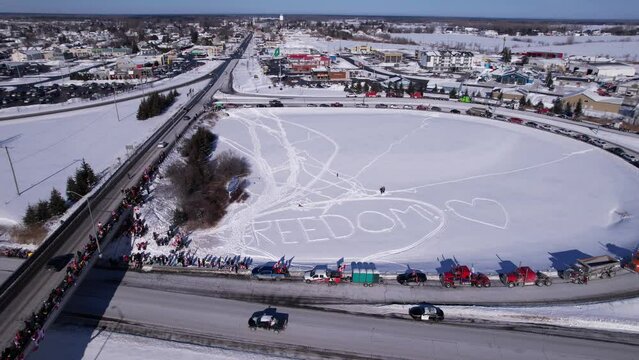 Freedom Rally 2022 drives past supporters protesting the vaccine mandates in Casselman, Ontario on their way to Ottawa.