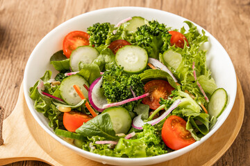 ハーブサラダ　Colorful and healthy green salad 