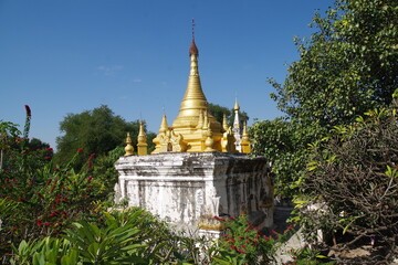 ミャンマー　インワの仏教寺院