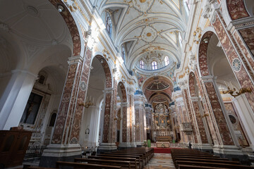 Obraz premium Inside interior of the Cathedral of Maria Santissima della Madia (Basilica Cattedrale Madonna della Madia)