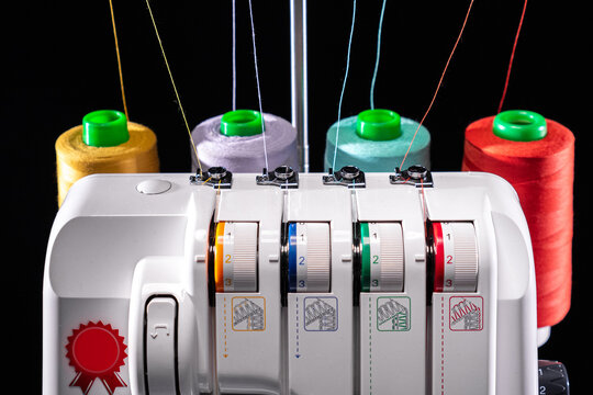 Professional overlock sewing machine with multicolored thread