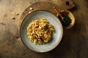 Instant noodles with peanut sauce
