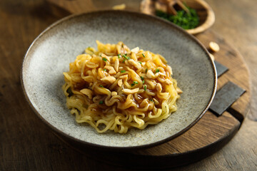 Instant noodles with peanut sauce