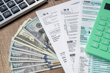 various documents of US citizens and dollars are placed on the new table.