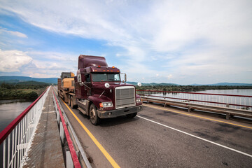 Obraz na płótnie Canvas Old truck on a bridge