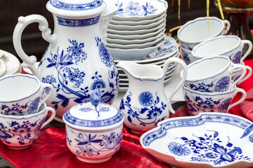 Porcelain pottery set