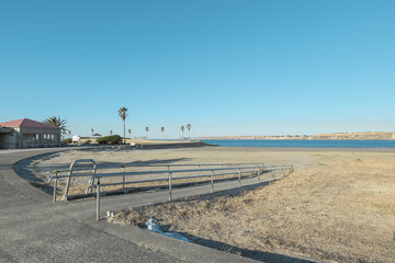 冬の朝の銚子マリーナ海水浴場　銚子市潮見町