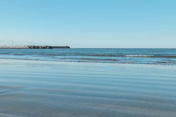 冬の朝の銚子マリーナ海水浴場　銚子市潮見町