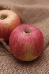 Apple, a fruit that contains vitamin C that is beneficial to the body. put on sackcloth