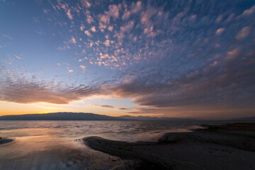 Fototapeta na wymiar Sunset at Utah Lake from Vineyard Beach
