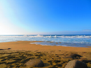 hiking beautiful beaches in hawaii