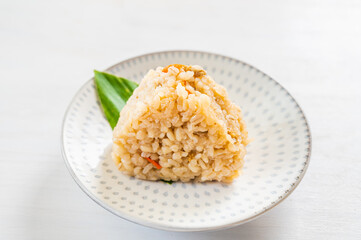 もち麦入りかしわおにぎり