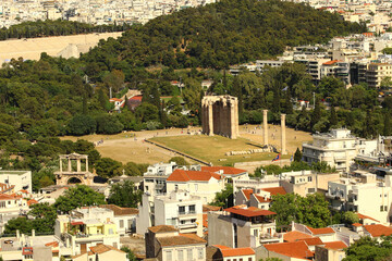Fototapeta na wymiar From Acropolis, I see The Temple of Olympian Zeus