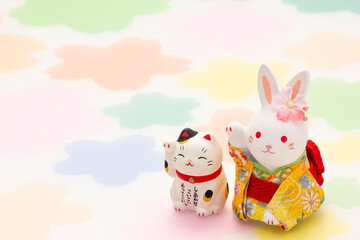 招き猫とウサギ