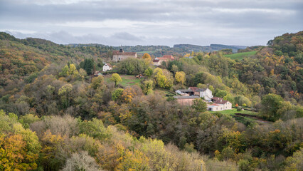 Fototapeta na wymiar Paysage du Morvan en Automne Saint-André-en-Morvan