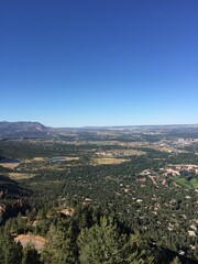 Fototapeta na wymiar View of Colorado Springs from Will Rogers Shrine Cheyenne Mountain