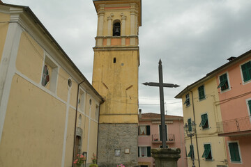 La chiesa di Santa Maria Assunta a Pignone, in Liguria.