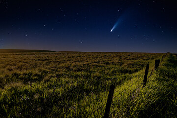 Comet Neowise over rangeland in Eastern Oregon  © Paul Freidel 