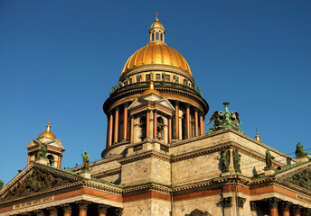 Fototapeta na wymiar Saint Isaac's Cathedral in St Petersburg