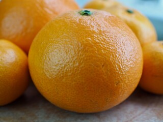 신선한 유기농 과일 귤과 천혜향 
