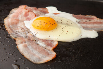 ベーコンエッグ