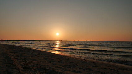 海辺から見た夕景・夕日