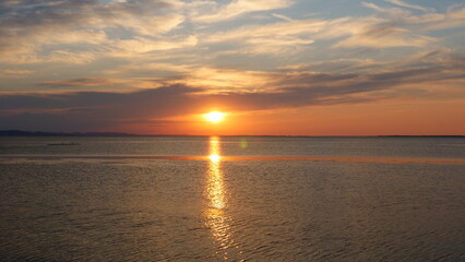 海辺から見た夕景・夕日
