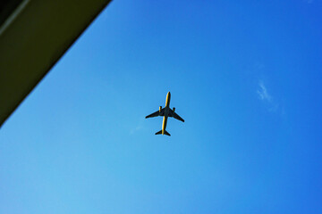 飛行機と空