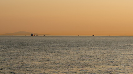 海辺から見た夕景・夕日