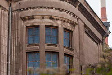 Fototapeta premium abandoned, ancient, architectural, architecture, broken, building, creepy, dark, decay, derelict, desolate, destroy, destruction, dirty, empty, estate, europe, fear, forgotten, ghost, ghostly, green, 