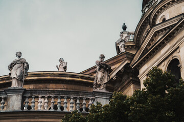 Fototapeta na wymiar St. Stephen's Basilica sculptures on the roof