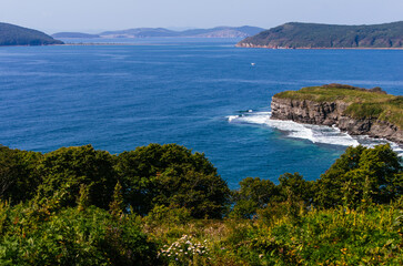 sea and rocks