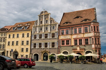 görlitz, deutschland - sanierte altbauten am untermarkt