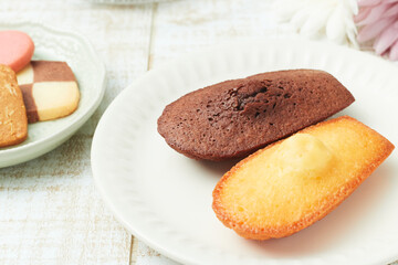 ティータイムのマドレーヌとクッキー