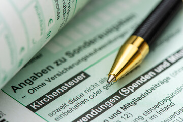 Steuererklärung für Finanzamt mit Formular